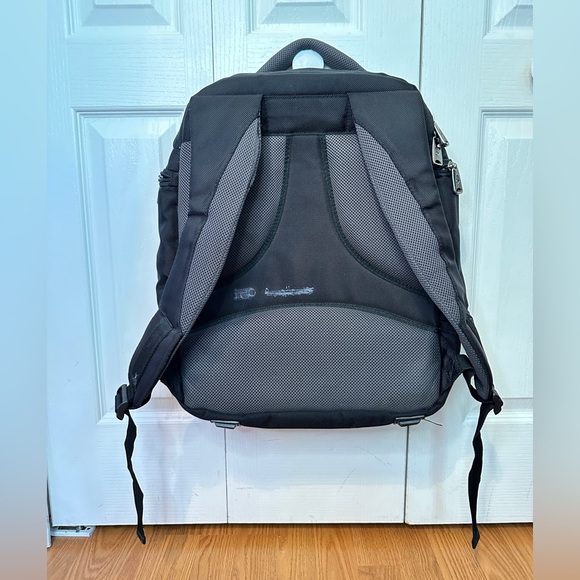 Samsonite Multi Compartments Computer Backpack (18in) - Picture 11 of 11
